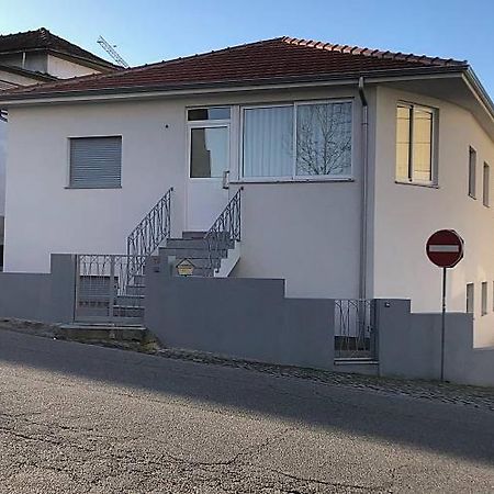 Casa Do Meio 파레데스 외부 사진